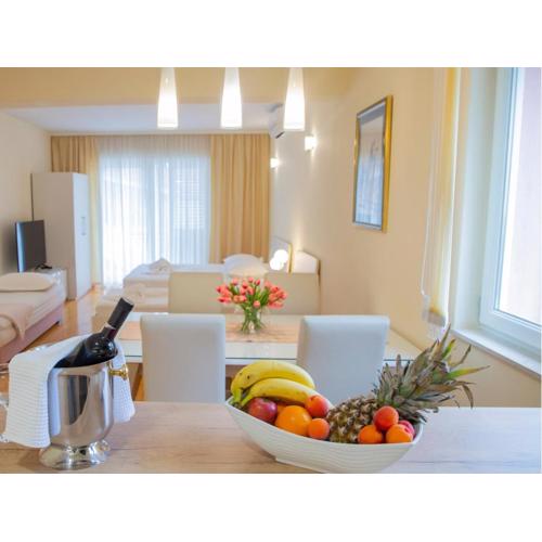 Baška Voda Apartments - Steps from the Beach, Free Parking, Central Location