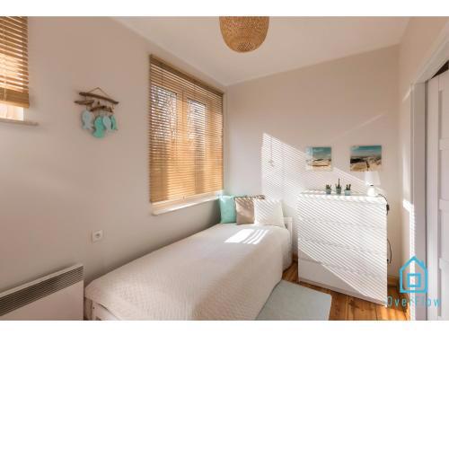 Bay Room