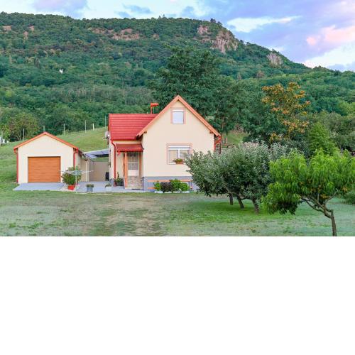 Bazaltorgona Apartman