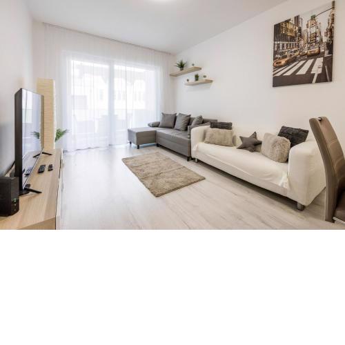 BB Apartment - 2BR with parking close to centre