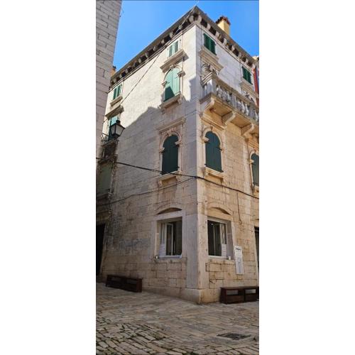 B&B Palace Basilico 1580.