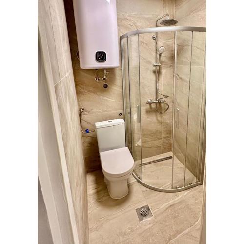 Beach Apartment - 50m from the Beach with Free Parking