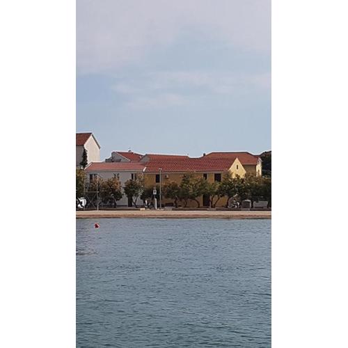 Beach apartment VAMI with sea view