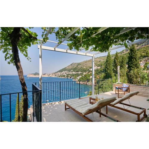 Beach Front Apartment In Dubrovnik