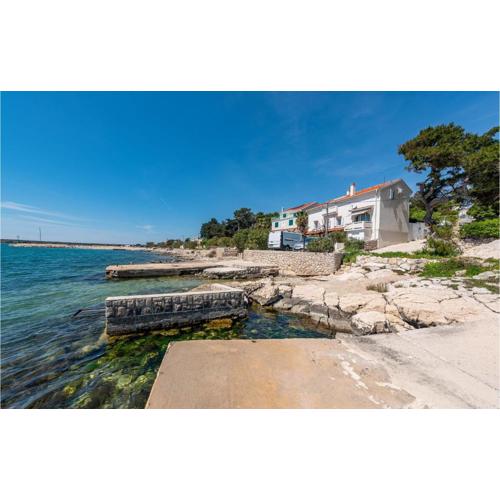 Beach Front Apartment In Kosljun
