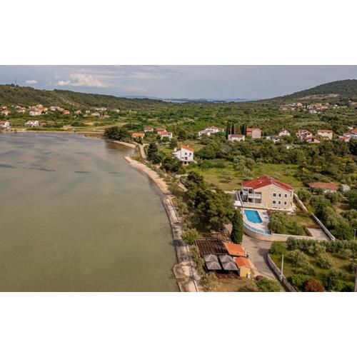 Beach Front Apartment In Mrljane