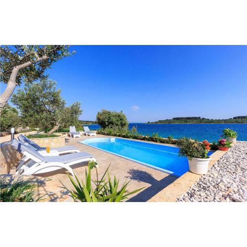 Beach Front Home In Okrug Gornji
