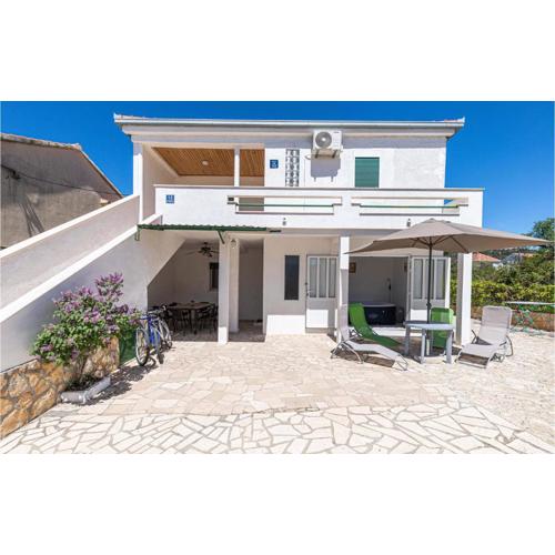 Beach Front Home In Vinisce With Wifi
