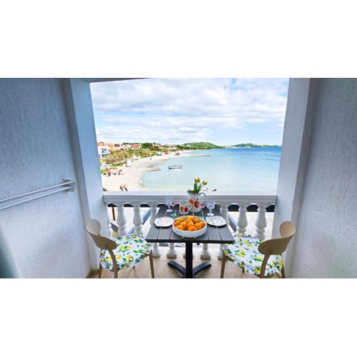 Beachfront Apartment - Janice Beach Pakoštane