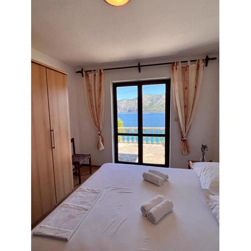 Beachfront Apartment Mery, Kneže