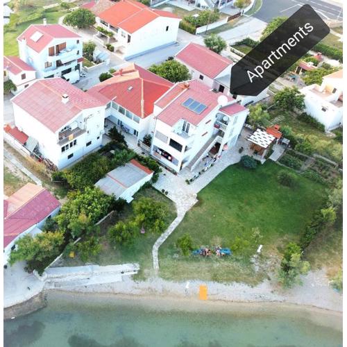 Beachfront apartments Pag