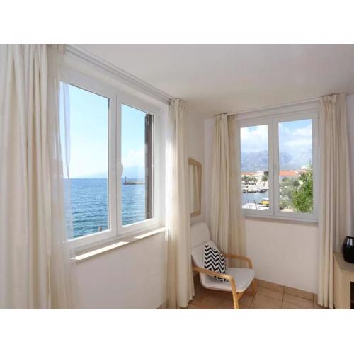 Beachfront Apartments Tamarix - Superior One Bedroom Apartment Grand 3