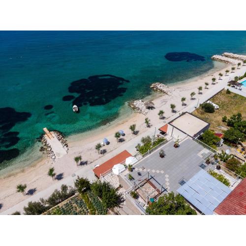 Beachfront rooms Adriatic with breakfast