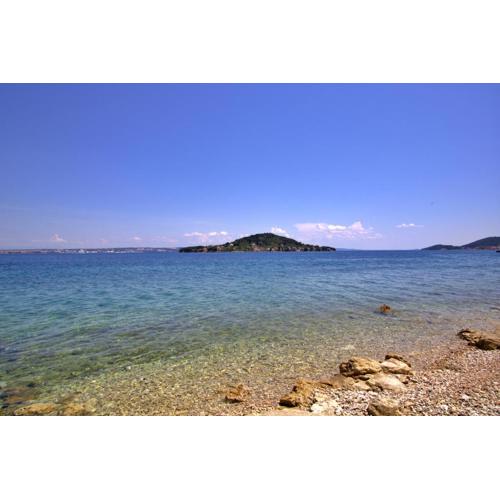 Beachfront Summer Oasis Preko