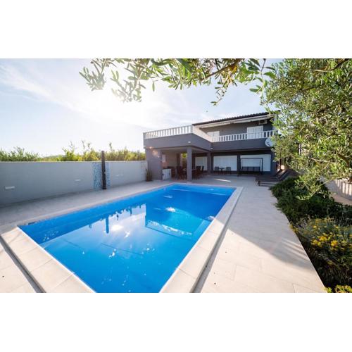 Beachfront villa Mihovil with direct beach access