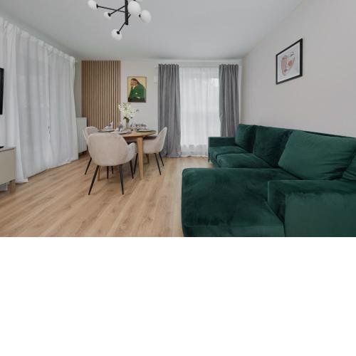 Beautiful 3-Bedroom Apartment Gwiaździsta 18 by Noclegi Renters
