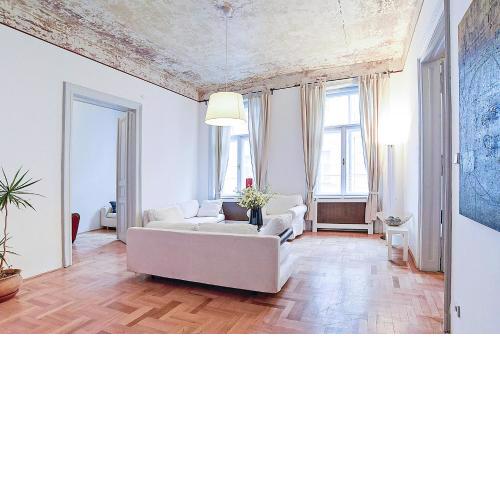 Beautiful 3 bedroom apartment in 7th district