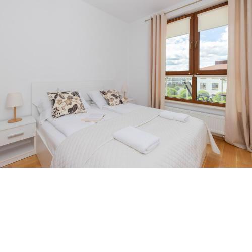 Beautiful Apartment Gdynia Czarnieckiego with Balcony by Noclegi Renters