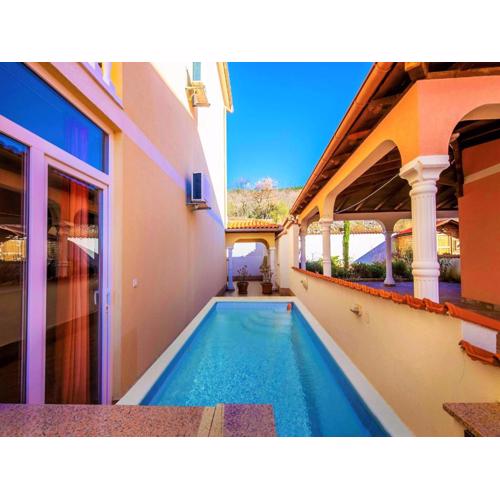 Beautiful Apartment in Dramalj, cleaning included