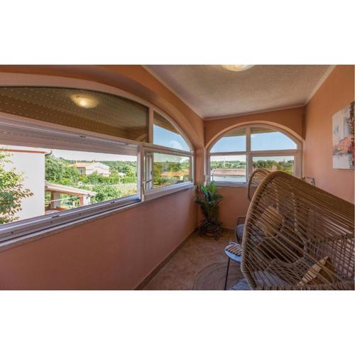 Beautiful Apartment In Karigador