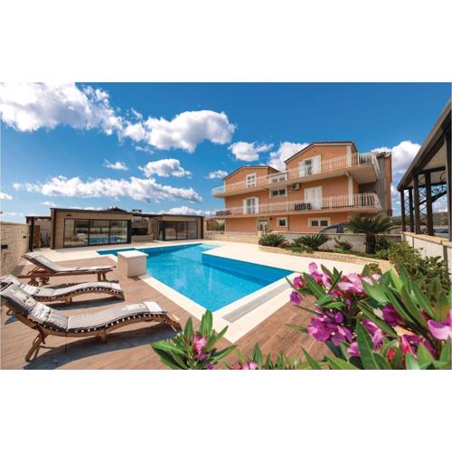 Beautiful Apartment In Kastel Stari