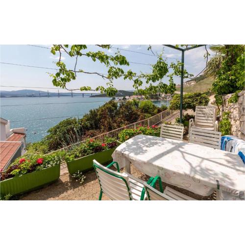 Beautiful Apartment In Klek With Wifi