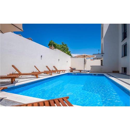 Beautiful Apartment In Orebic With Wifi