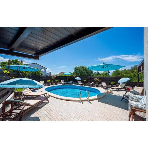 Beautiful Apartment In Peroj With Wifi