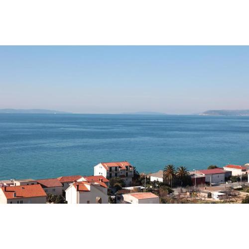 Beautiful Apartment In Podstrana