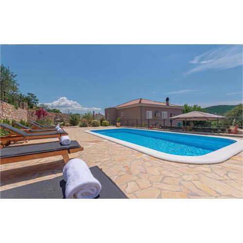 Beautiful Apartment In Sibenik