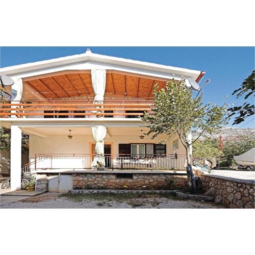 Beautiful Apartment In Starigrad