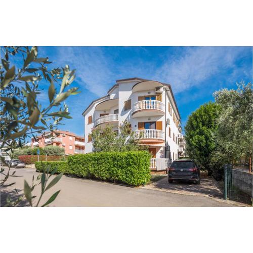 Beautiful Apartment In Zambratija