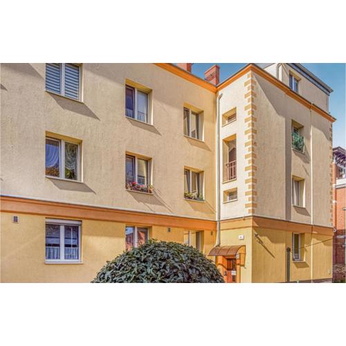 Beautiful Apartment In Zielona Góra
