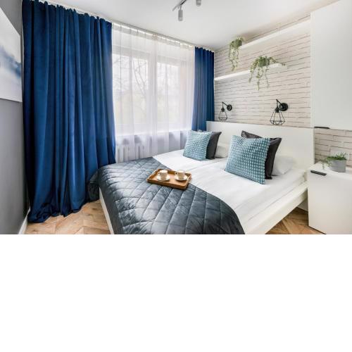 Beautiful Apartment with Balcony for 6 people in Cracow by Noclegi Renters