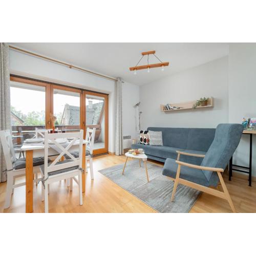 Beautiful Apartment with Mountain View by Noclegi Renters