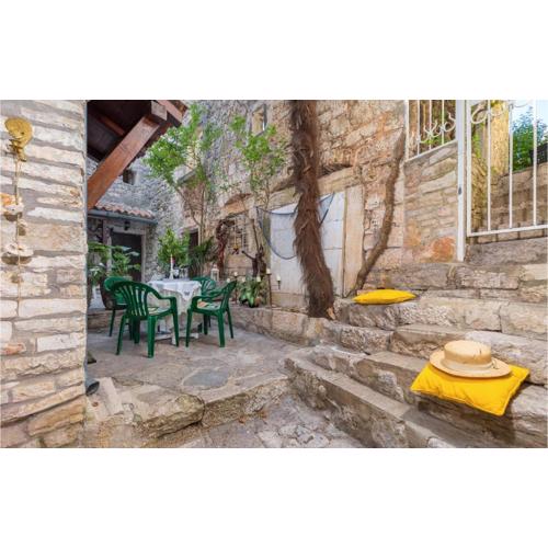 Beautiful Home In Bale With Kitchen