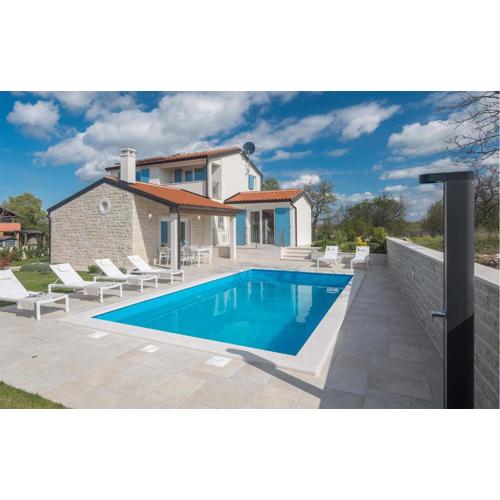 Beautiful Home In Buje