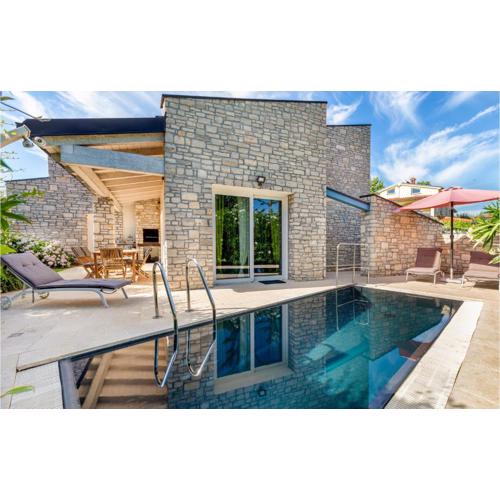 Beautiful Home In Fazana With Wifi