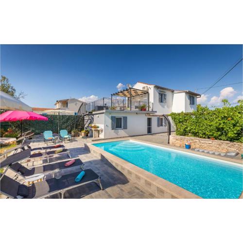 Beautiful Home In Gajana With Jacuzzi
