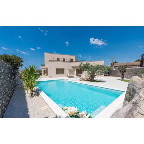 Beautiful Home In Galizana With Sauna