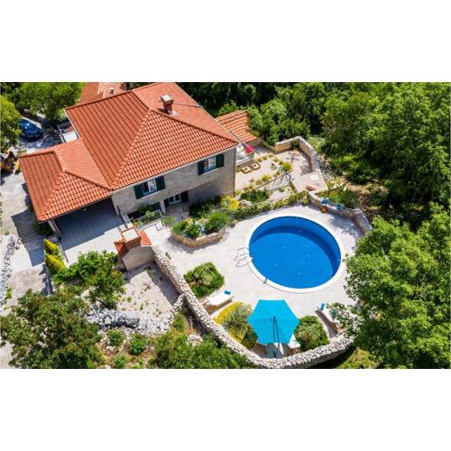 Beautiful Home In Gromaca With Wifi