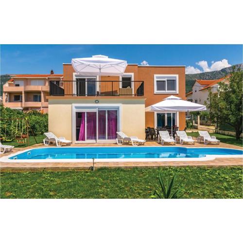 Beautiful Home In Kastel Kambelovac