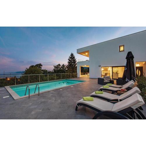 Beautiful Home In Matulji With Jacuzzi