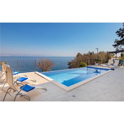 Beautiful Home In Medveja