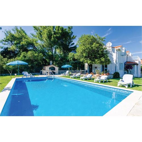 Beautiful Home In Mocici