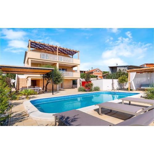 Beautiful Home In Posedarje With Wifi