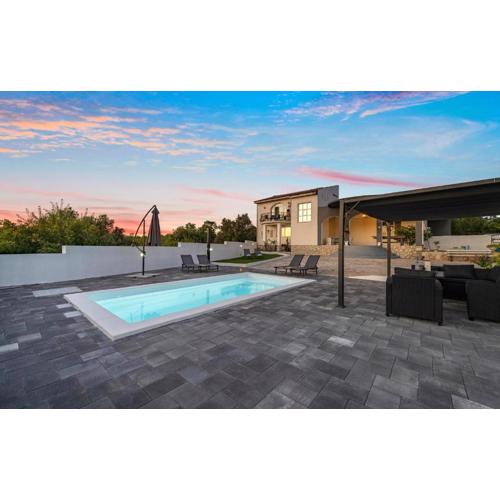 Beautiful Home In Primosten With Wifi
