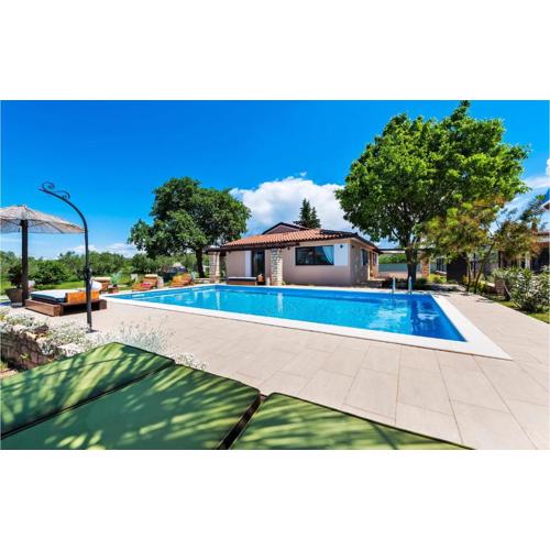 Beautiful Home In Rovinj With Wifi