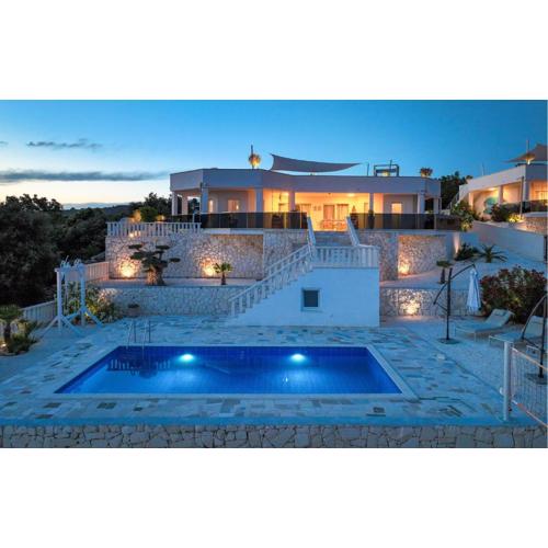Beautiful Home In Sevid With Jacuzzi