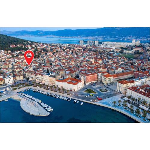 Beautiful Home In Split With Kitchen